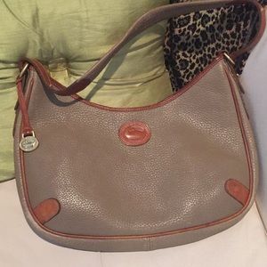 Classic Dooney & Bourke shoulder bag